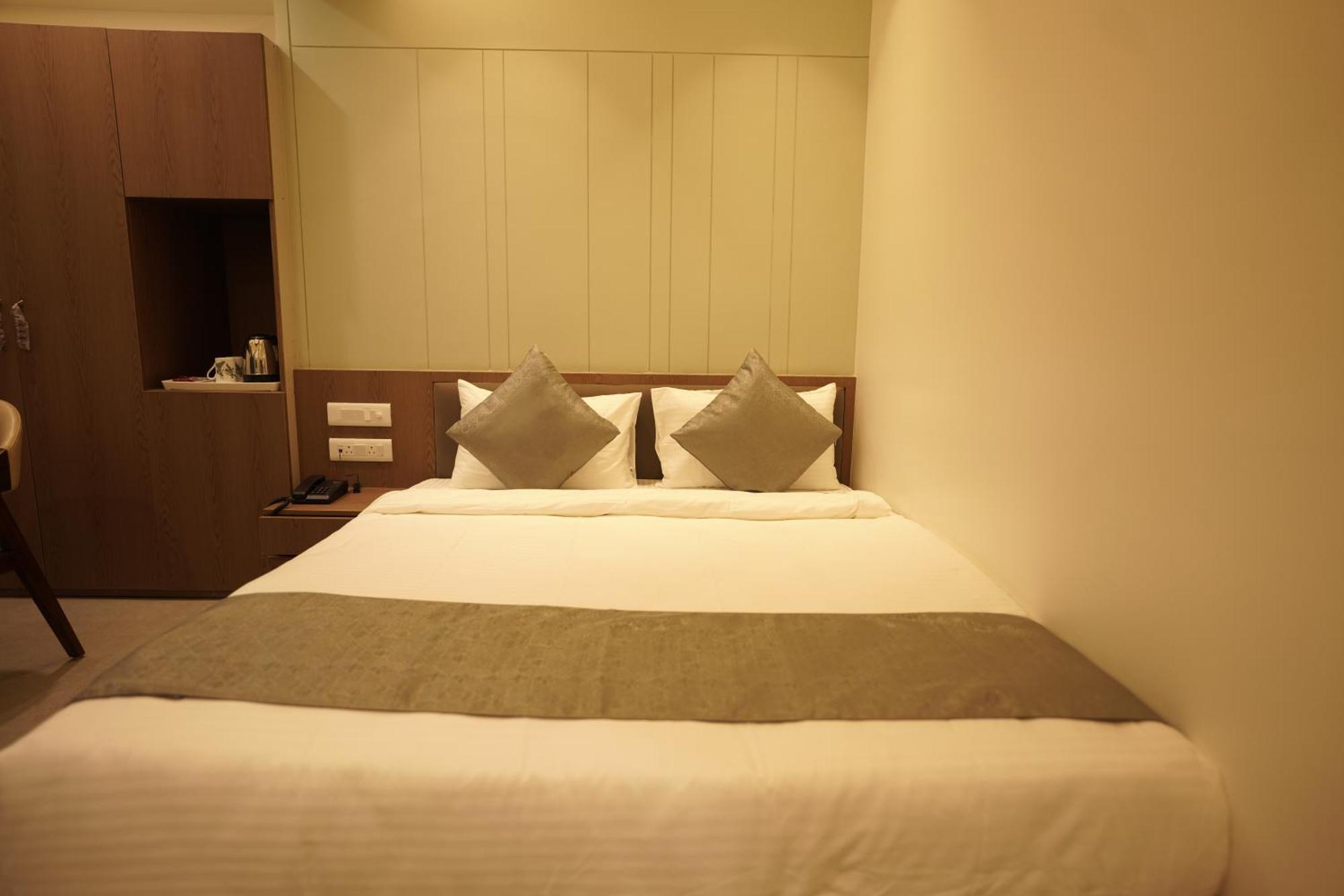 A Square Executive Hotel Aurangabad  Exterior photo