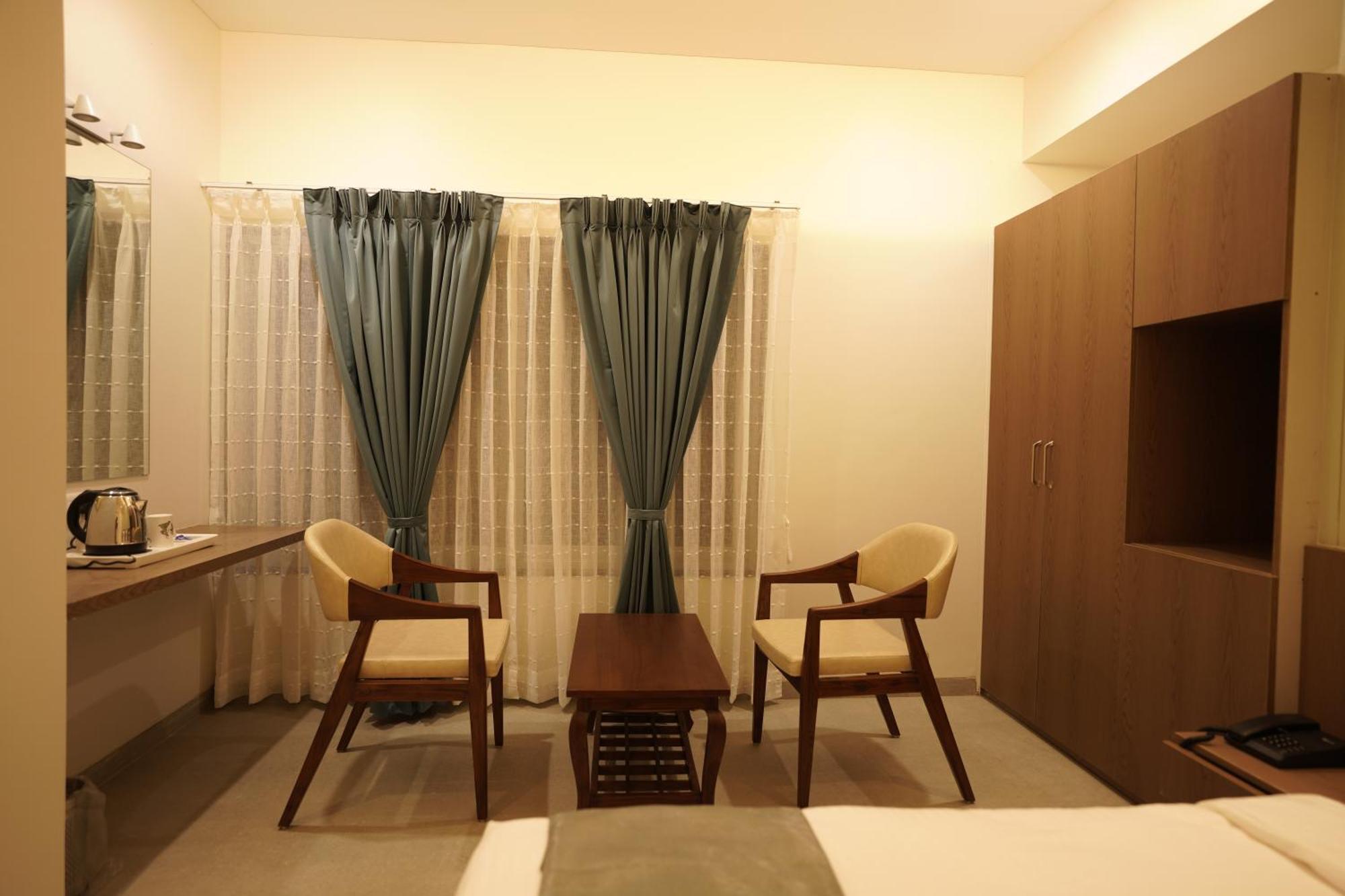 A Square Executive Hotel Aurangabad  Exterior photo