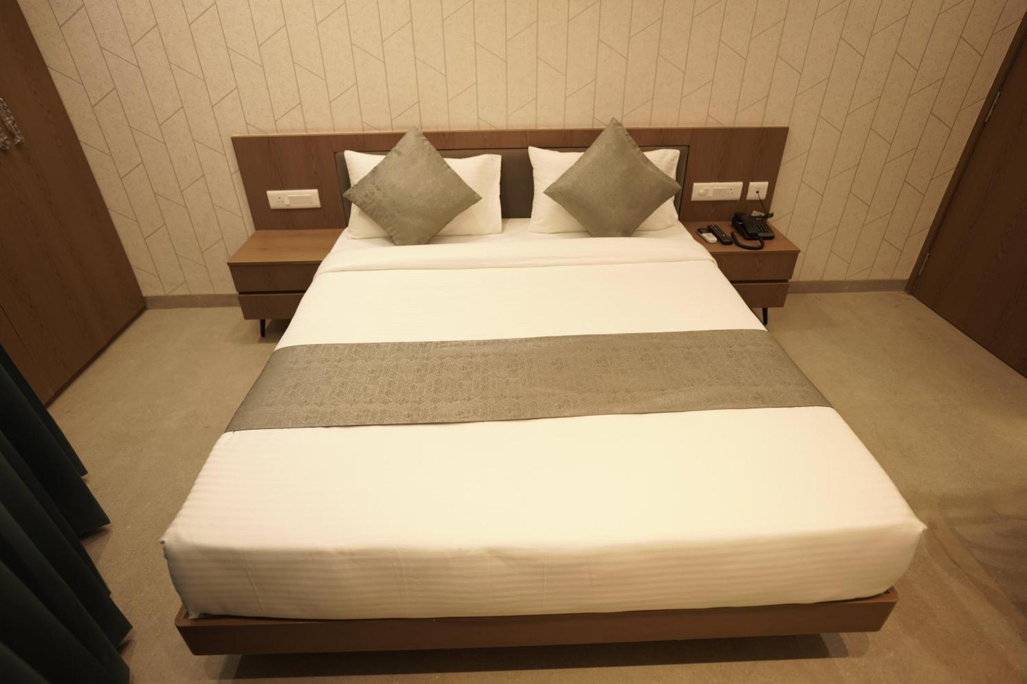 A Square Executive Hotel Aurangabad  Exterior photo