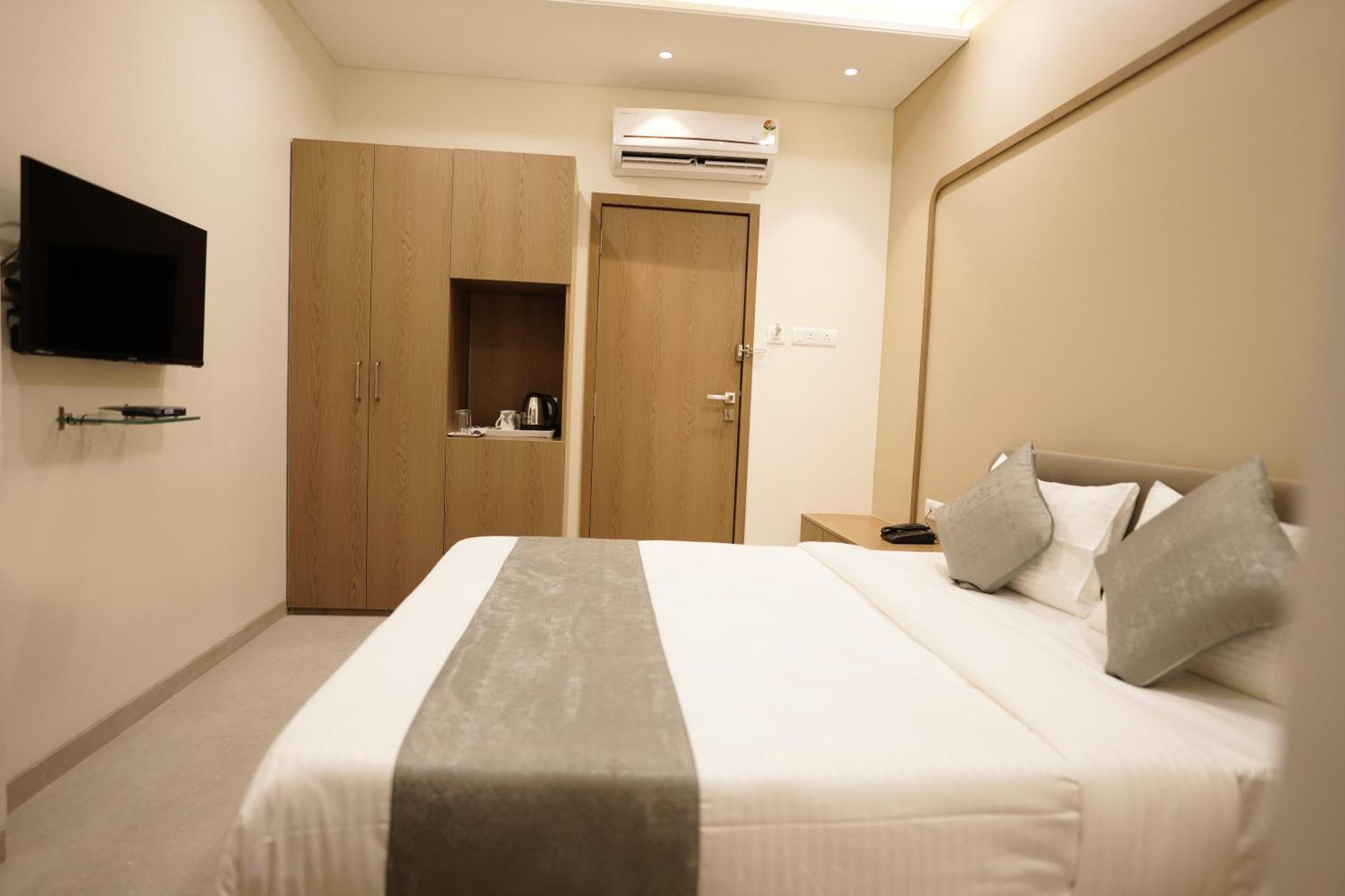 A Square Executive Hotel Aurangabad  Exterior photo